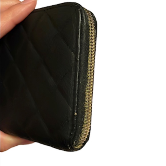CHANEL Black Wallet (Yellow interior) - Picture 8 of 11